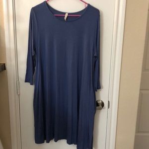 Blue Shift Dress w/ 3/4 Length Sleeves & Pockets!